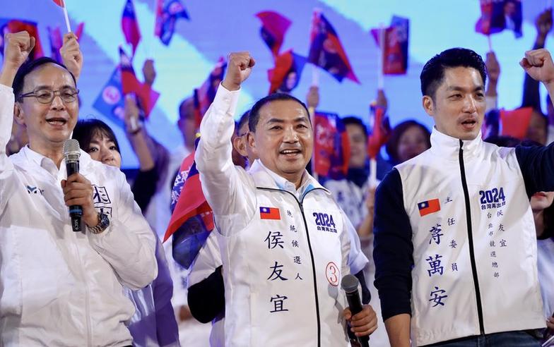 台灣大選：國民黨要求選民選擇戰爭與和平