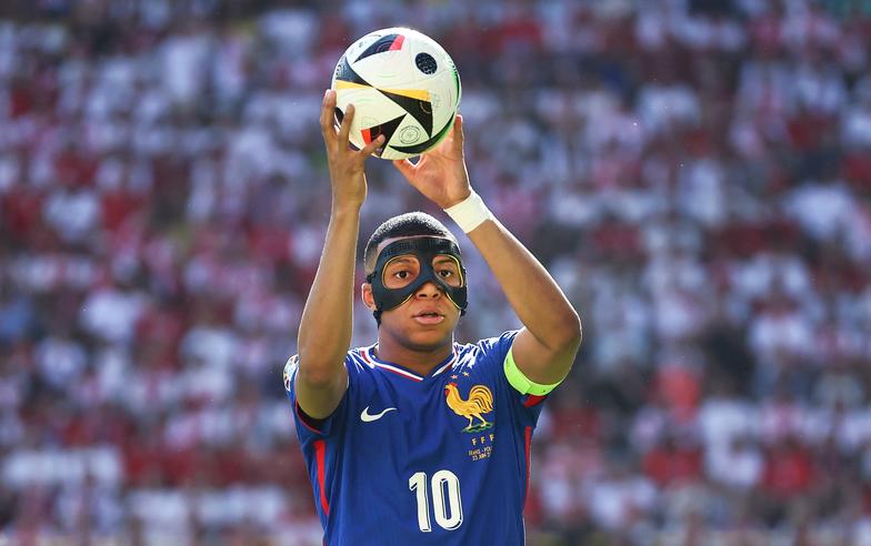 歐洲足球錦標賽》球場上的超級英雄！盤點足球場上的「面具俠」