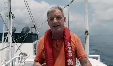 南海爭端：BBC記者目擊搭乘的菲律賓海警船遭中國船隻發射水炮