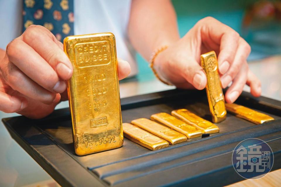 石文信建議實體黃金至少要持有3年，獲利會比放定存領息還多。