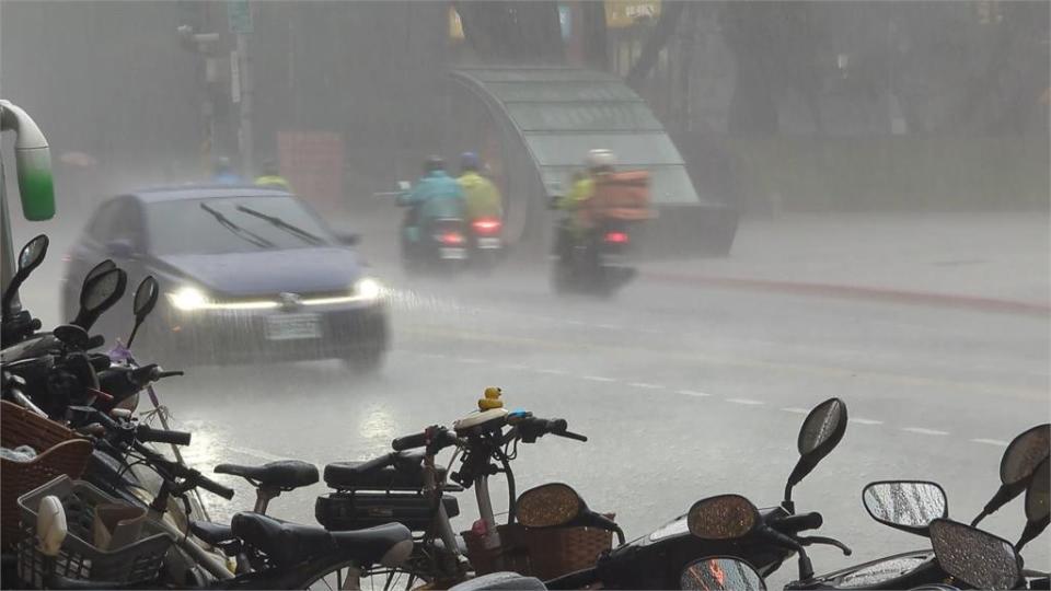 午後雨彈來襲！　12縣市大雨特報.北北桃大雷雨