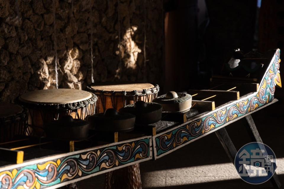 大廳隨處都可以看到巴拉望當地的傳統手工藝品。