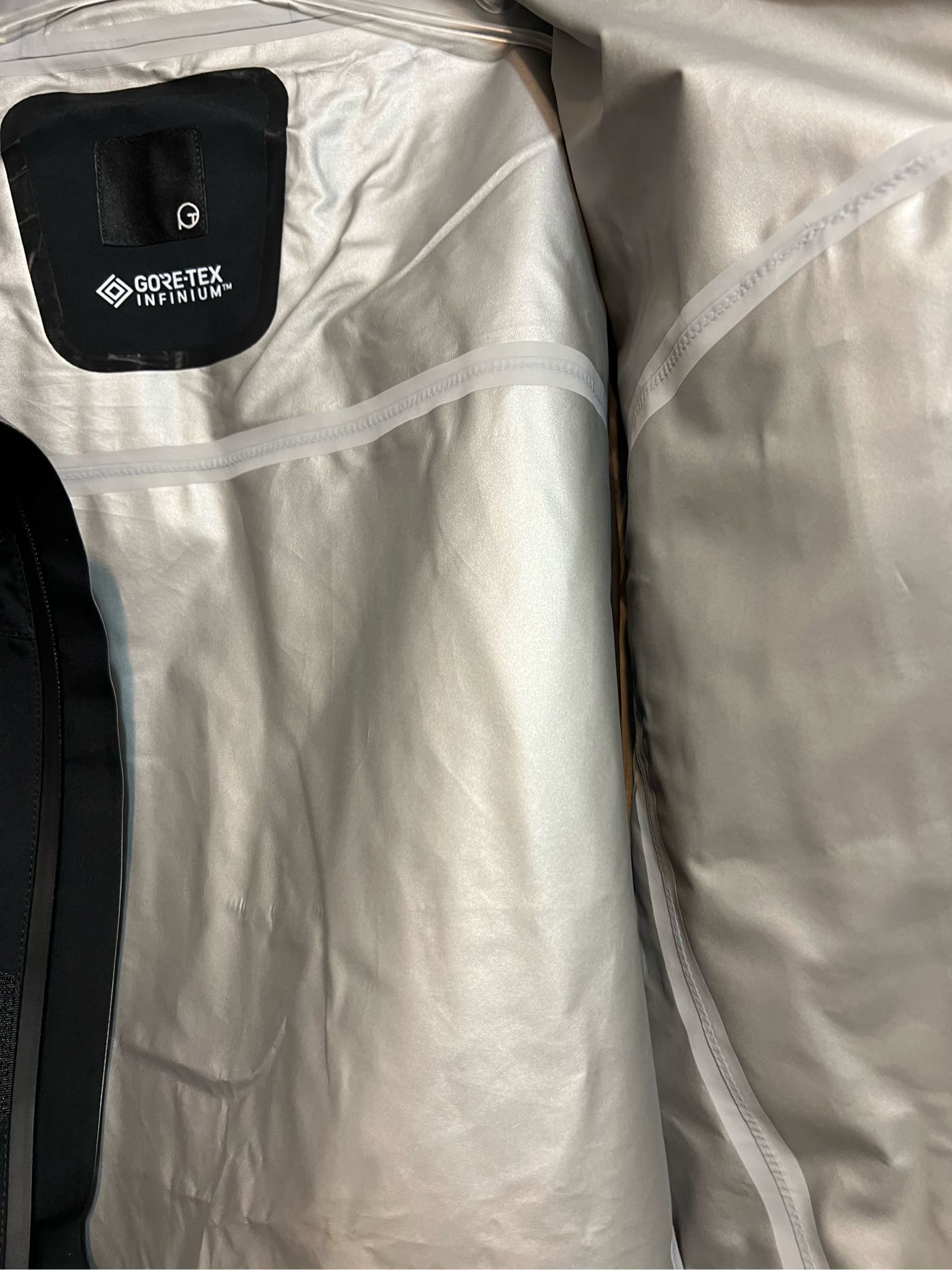 日本TIGORA GORETEX INFINIUM 風衣外套 防風 防水