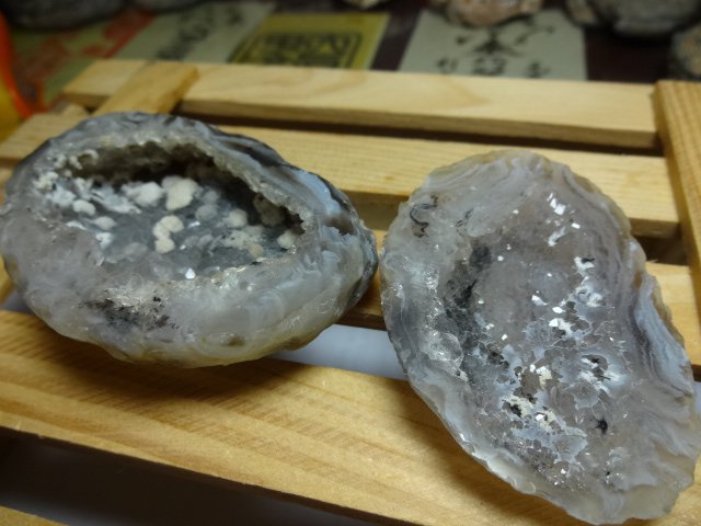 兆鑫生活館-小聚寶盆,迷你水晶洞(雷公蛋) 103g 外觀石紋美如玉