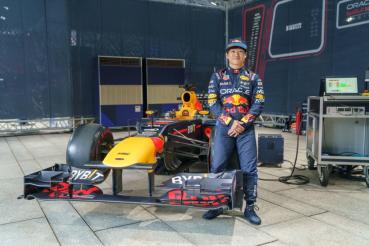 角田裕毅抵達台灣！ RED BULL 冠軍賽車 RB8 經典V8引擎即刻Fire Up！