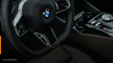 【新車速報】2024 BMW 520i M Sport試駕！眼看著舒適、駕起來依然好動？！