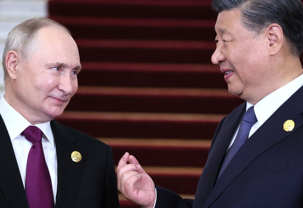 俄罗斯官方媒体发布的图片显示，俄罗斯总统普京与中国国家主席习近平在北京。哈马斯袭击以色列后，中俄两国都拒绝谴责哈马斯。