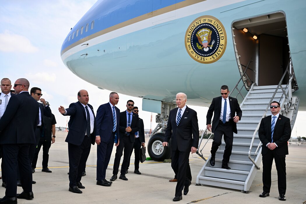 美国总统拜登周三抵达以色列，对华盛顿在中东地区的亲密盟友以示支持。