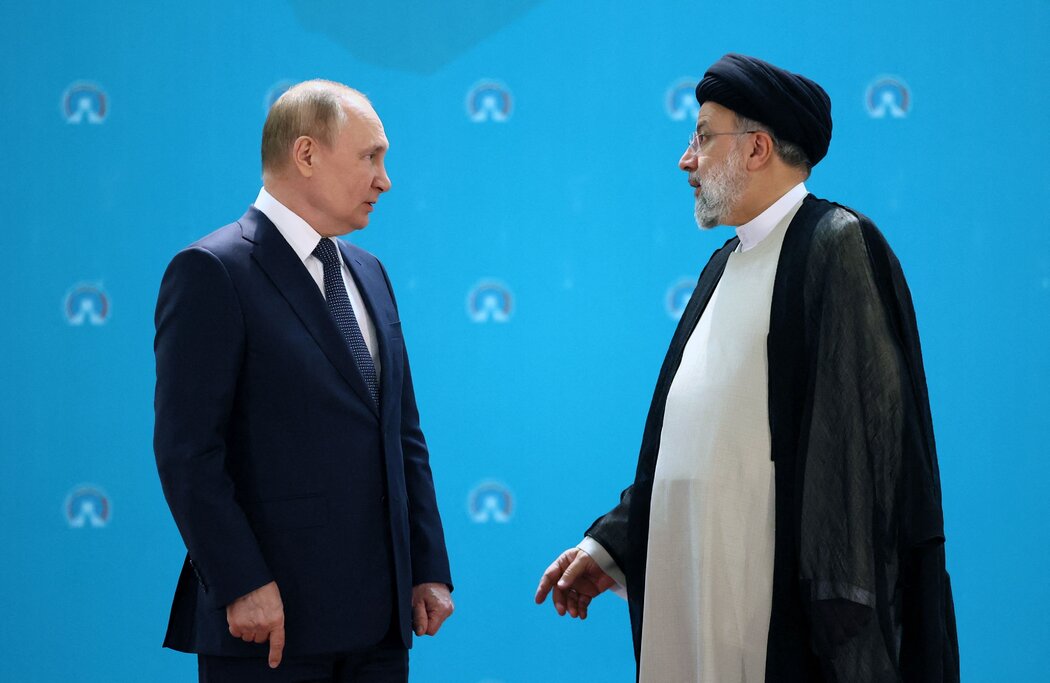 俄罗斯官方媒体发布的照片显示，俄罗斯总统普京去年与伊朗总统莱希在一起。俄罗斯已与哈马斯的主要赞助者伊朗走得更近了。