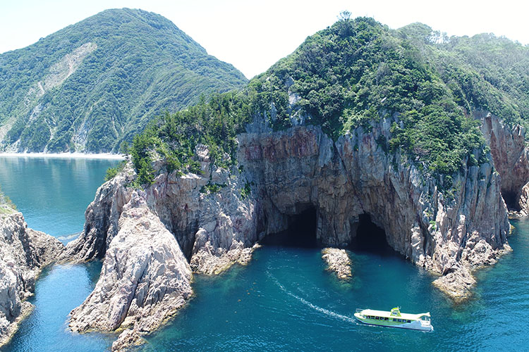 青海島観光汽船