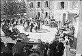 Danseurs sur la place de Plounéour-Trez lors de la libération en 1944 (photographie Impérial Wars Museums).