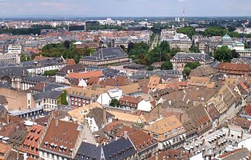 Français : Vue de la Cathédrale vers l'Opéra, l'Hôtel du Préfet et le Wacken