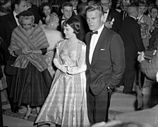 Natalie Wood and Tab Hunter arriving at the 28th Academy Awards 1956.jpg