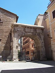 Porta Esquilina, as rebuild by August. Remodelled in 262 as Arch of Gallienus