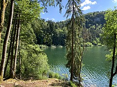 Lac-de-Bonlieu-Jura2-byRundvald.jpg