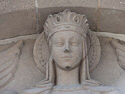 Reliefs en béton de la Vierge Marie