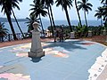 English: A monument to show where equator passes in São Tomé. Français : Un monument pour montrer où passe l'équateur à São Tomé.