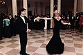 English: Travolta dancing with Princess Diana at a White House dinner on 9 November 1985