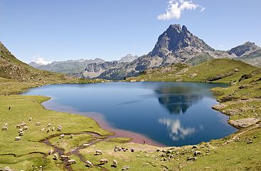 The Pic du Midi d'Ossau seen from the 'lac Gentau'