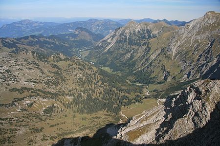 ... a sunshine day: Retterschwanger Tal mit Blick auf die Rotspitze und zum Imberger Horn bei Bad Hindelang → Foto mit Bildbeschreibung.