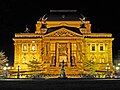 Hessisches Staatstheater bei Nacht, Schauseite