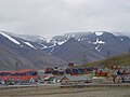 English: Longyearbyen in summer Deutsch: Longyearbyen im Sommer