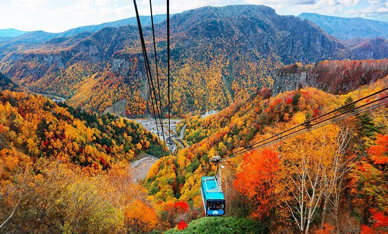 北海道．秋艷層雲峽7日(秋季)