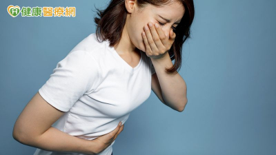 30歲女腹脹又嘔吐，一檢為罕見嗜酸性腸胃炎！　致病因竟是「塵螨」惹禍