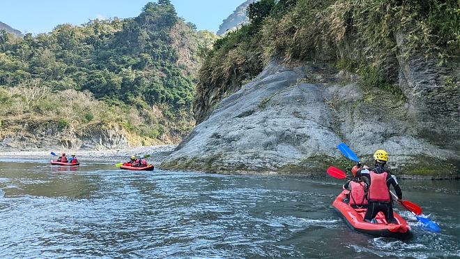 南投巴庫拉斯峽谷獨木舟體驗｜急流探險．深入秘境