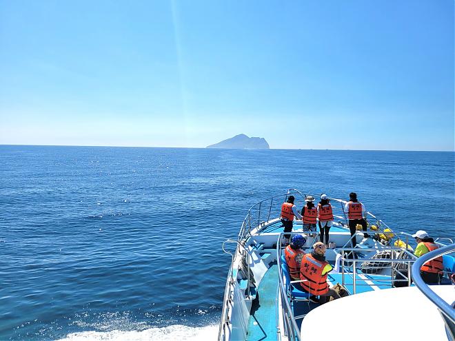 宜蘭龜山島賞鯨船票輕鬆訂｜海上繞島賞景二合一