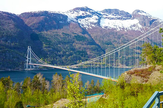 哈丹格峽灣大橋