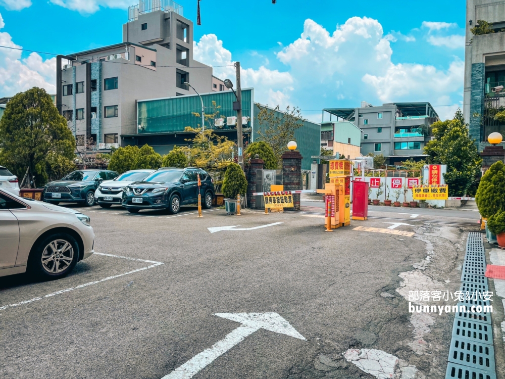 台中南天宮關聖帝君停車場