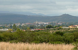 Die Universiteit van Fort Hare se geboue troon uit bo die dorpie Alice.