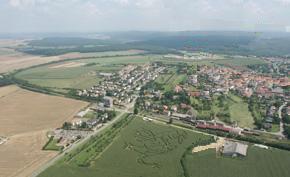 Labyrinthe de maïs : une représentation du Graoully en 2005, Moselle, France.