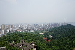 西山武昌樓頂層眺望鄂州城區