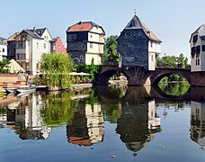 Alte Nahebrücke (c.1300) supports buildings on its piers