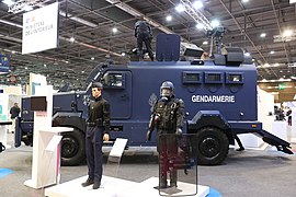 Véhicule blindé polyvalent anti-émeutes de la Gendarmerie nationale