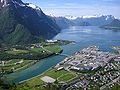 Utsyn over utløpet av Rauma og byen Åndalsnes, sett frå Kjerringplassen i 2005