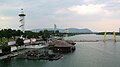 Teil der „Copa Cagrana“ mit „Leuchtturm Donauinsel“, donauinselseitig