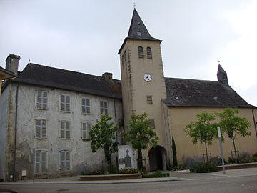 Château et église.