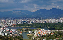 Tirana sett från söder.