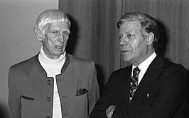 Gerhard Marcks (links) met Helmut Schmidt