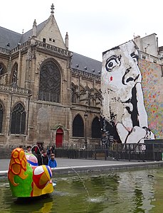 The transept, competing with art from the Centre Pompidou