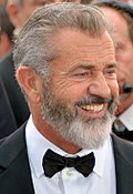 Mel Gibson meraih beberapa penghargaan dan nominasi atas penyutradaraannya dalam film tersebut