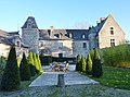 Le château-hôtel "Domaine des Abbatiales" (ancien château de Kerdréan).