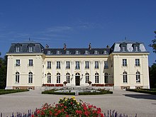 Le château de Béhoust.