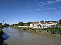 L'ancien village depuis le pont sur l'Orne