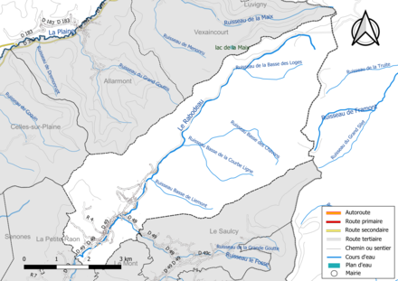 Carte en couleur présentant le réseau hydrographique de la commune