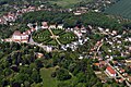 Flyfoto av det berømte nyklassisistiske Putbus Circus i 2011