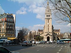 Zentrum des Stadtviertels: Place Hélène et Victor Basch/Carrefour Alésia mit Saint Pierre de Montrouge